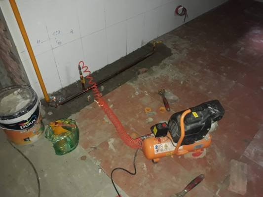 Nén khí thổi mạt trong ống